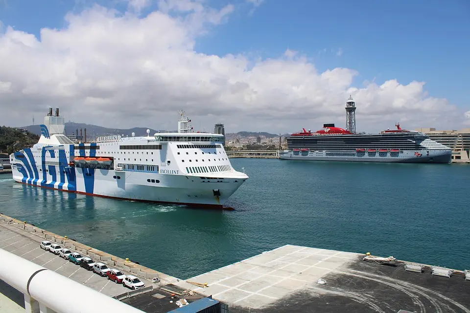 Valiant Lady, Virgin Voyages-ის საკრუიზო გემი, ფოტო 2