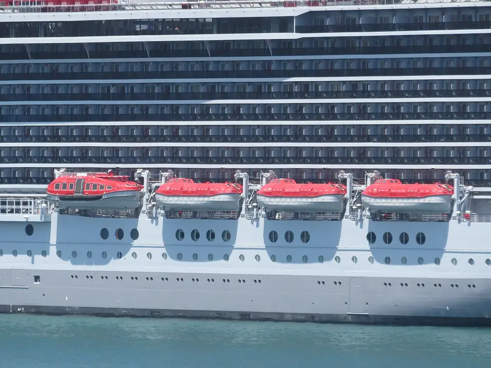 Valiant Lady: Barcelone ESP Virgin Voyages « » canots de sauvetage © Anthony Levrot